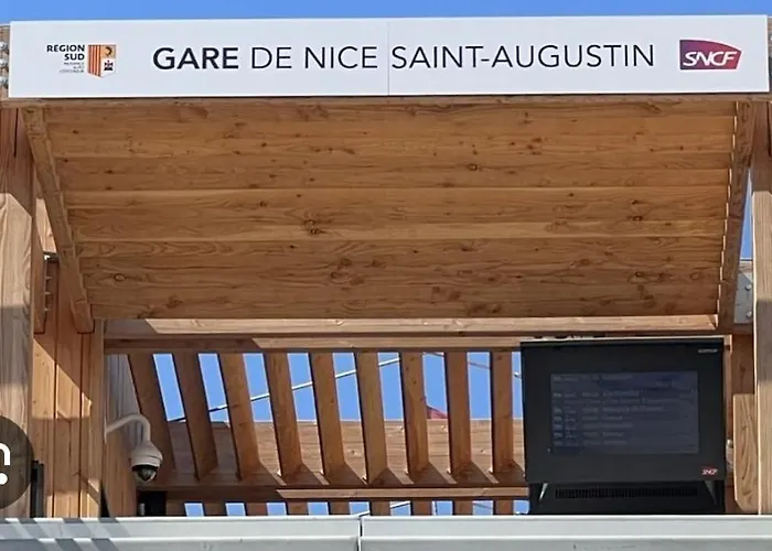 Grand Appartement, 2 Ou 3 Ou 4 Pieces, Tramway Sur Place, Proche Gare Sncf St Augustin 5 Min, Aeroport A 7 Min, Plage Ou Allianz Riviera 10 Min, Palais Nikaia 2 Min , Supermarche Sur Place, Parking Possible Si Disponible Ou Payant A 1000 Metre