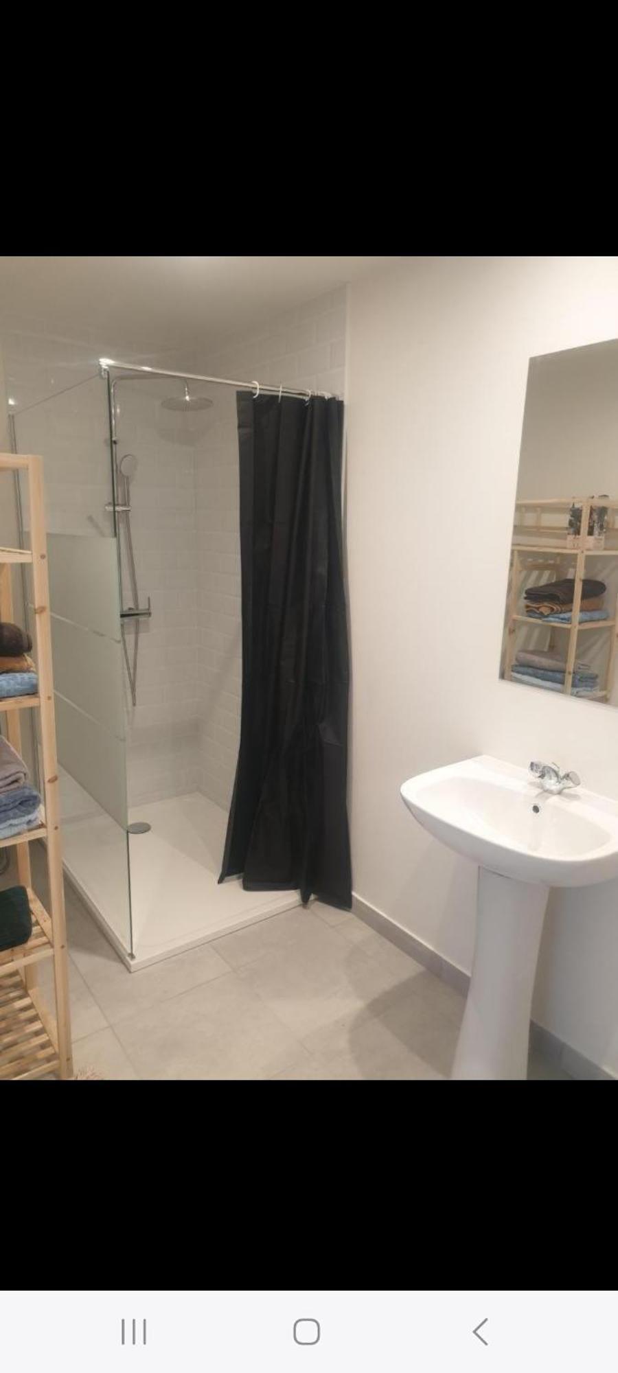 Grand Appartement, 2 Ou 3 Ou 4 Pieces, Tramway Sur Place, Proche Gare Sncf St Augustin 5 Min, Aeroport A 7 Min, Ou Allianz Riviera 10 Min, Palais Nikaia 2 Min , Supermarche Sur Place, Parking Possible Si Disponible Ou Payant A 1000 Metre Nice
