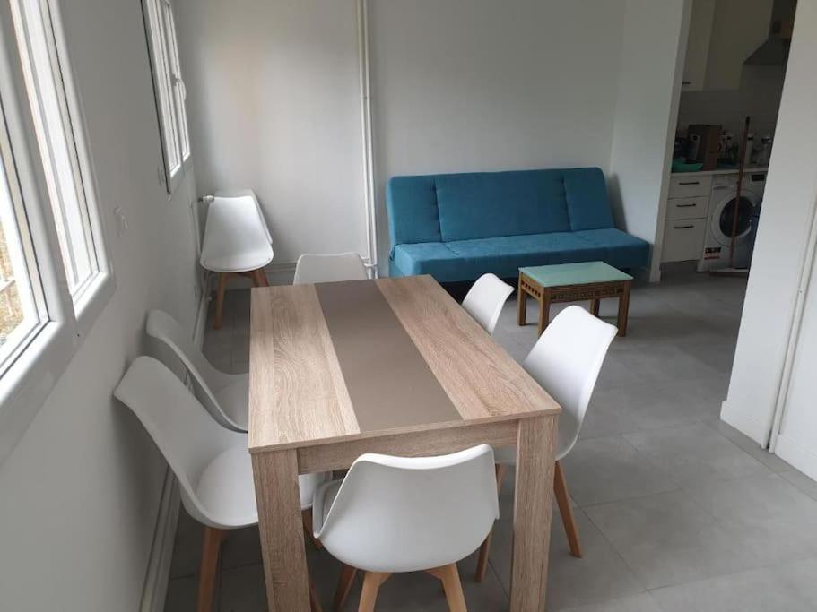 Grand Appartement, 2 Ou 3 Ou 4 Pieces, Tramway Sur Place, Proche Gare Sncf St Augustin 5 Min, Aeroport A 7 Min, Ou Allianz Riviera 10 Min, Palais Nikaia 2 Min , Supermarche Sur Place, Parking Possible Si Disponible Ou Payant A 1000 Metre * Nice