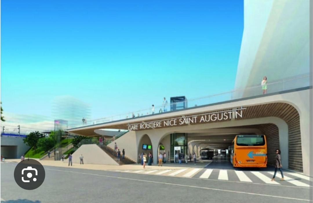 Grand Appartement, 2 Ou 3 Ou 4 Pieces, Tramway Sur Place, Proche Gare Sncf St Augustin 5 Min, Aeroport A 7 Min, Ou Allianz Riviera 10 Min, Palais Nikaia 2 Min , Supermarche Sur Place, Parking Possible Si Disponible Ou Payant A 1000 Metre Apartment